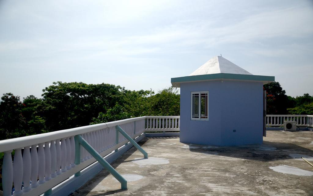 Jah Freedom Hotel Negril Exterior photo